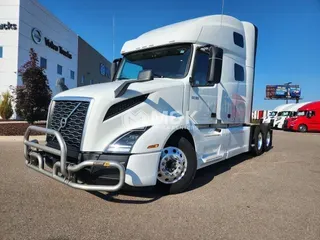 2023 VOLVO VNL64T760