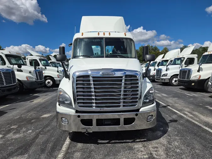 2018 FREIGHTLINER/MERCEDES CASCADIA 125