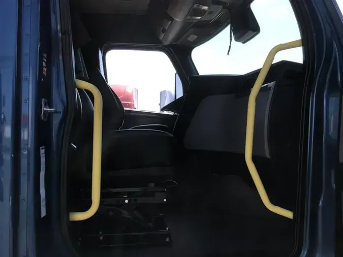 2021 FREIGHTLINER CA126