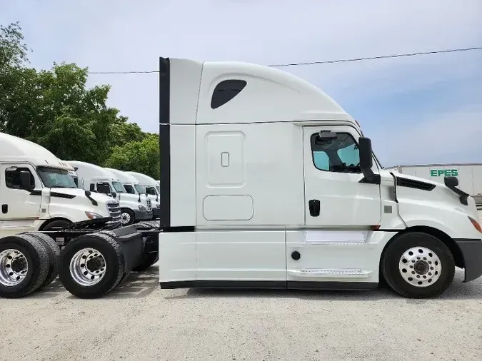 2020 Freightliner T12664ST