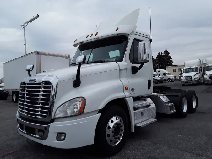 2018 FREIGHTLINER/MERCEDES CASCADIA 125c698ac145802dab7c0a790dd7d721e41