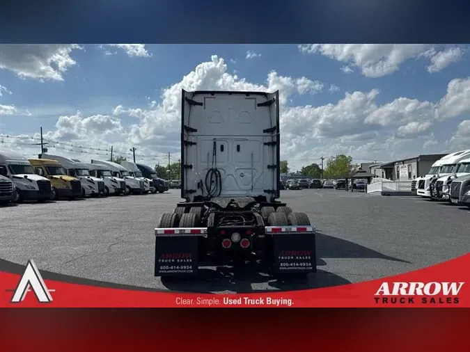 2020 FREIGHTLINER CA126