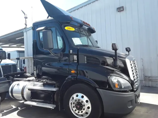 2017 FREIGHTLINER/MERCEDES CASCADIA 113
