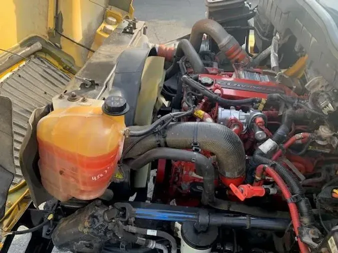 2018 International 4300-4X2