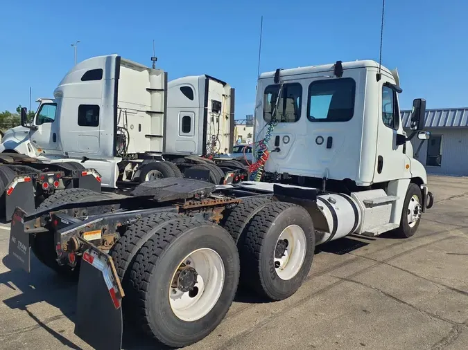 2019 FREIGHTLINER/MERCEDES CASCADIA 125c69b8e6f6697a4a72faaa6a0cd27fe84