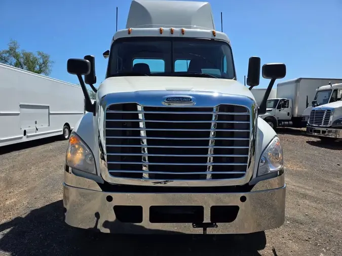 2019 FREIGHTLINER/MERCEDES CASCADIA 125
