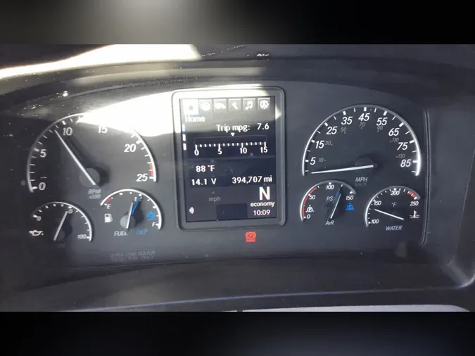 2022 Freightliner Cascadia 126c69bea8ea5422367d3957a213384636d