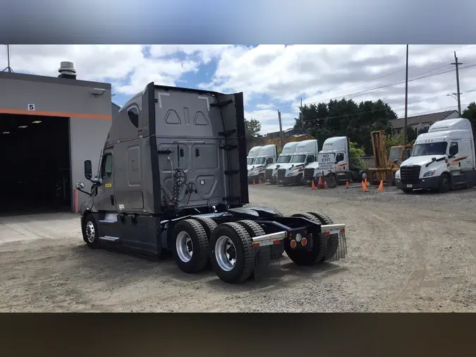 2023 Freightliner Cascadia