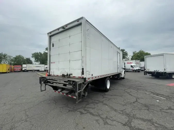 2018 FREIGHTLINER M2 106