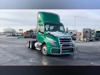 2020 Freightliner Cascadia 126