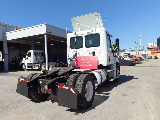 2016 FREIGHTLINER/MERCEDES CASCADIA 125