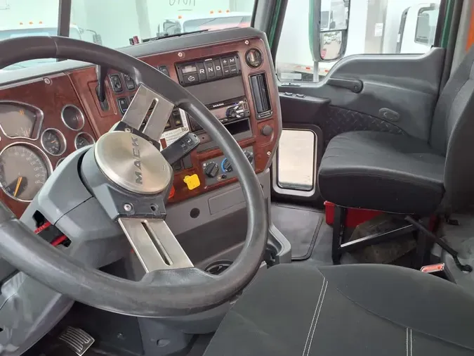 2018 MACK TRUCKS, INC. CHU613