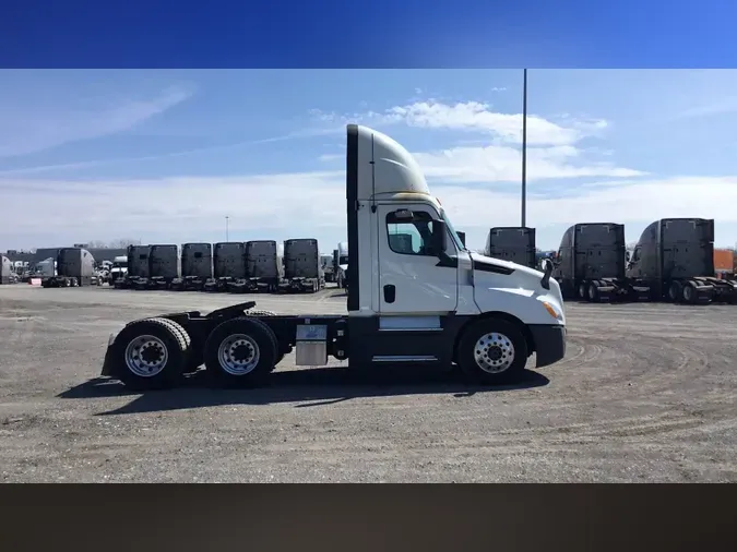 2020 Freightliner Cascadia 126