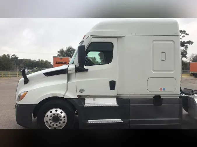 2021 Freightliner Cascadia 126