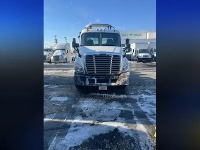 2018 FREIGHTLINER/MERCEDES CASCADIA 125