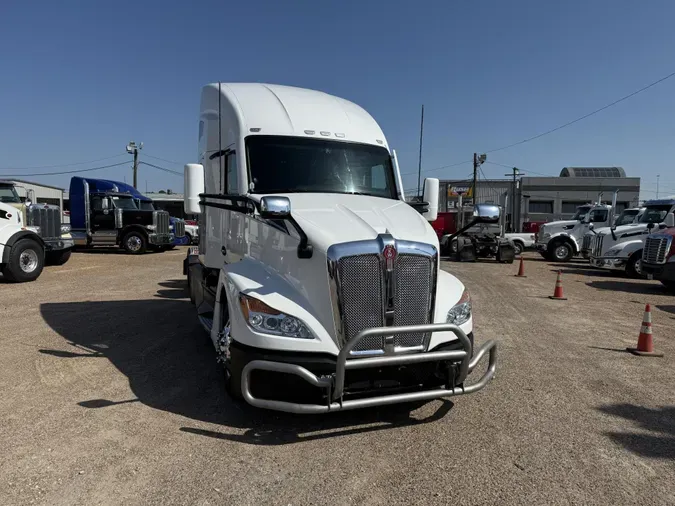 2023 Kenworth T680