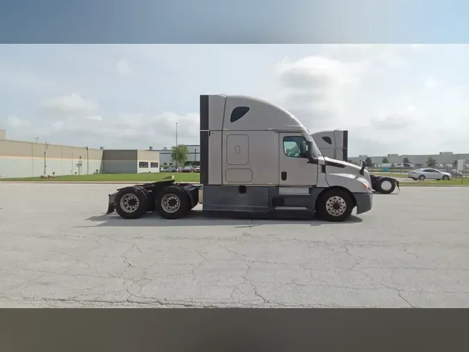 2023 Freightliner Cascadia 126