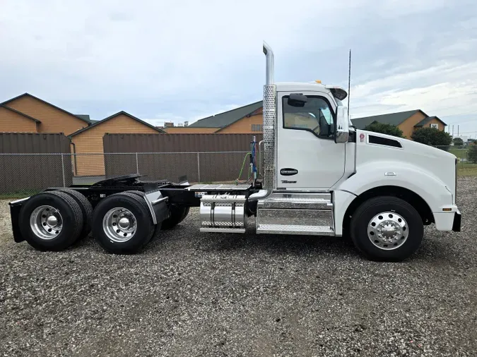 2026 Kenworth T880