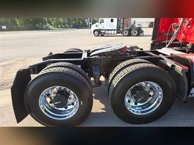 2021 FREIGHTLINER CA126