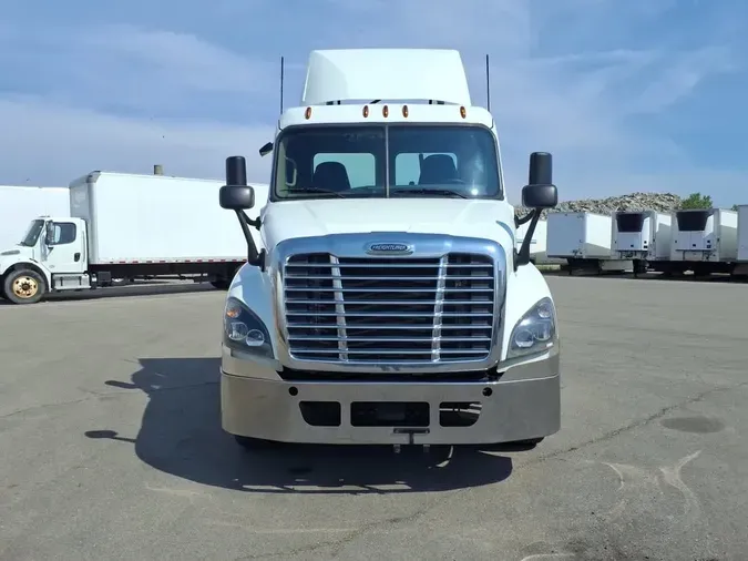 2019 FREIGHTLINER/MERCEDES CASCADIA 125c6b140c874cf10be7dca982dceb94bcf