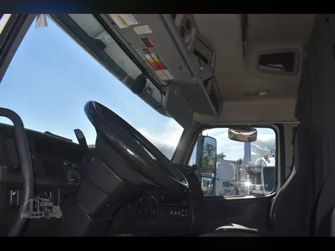 2020 VOLVO VNR62T640