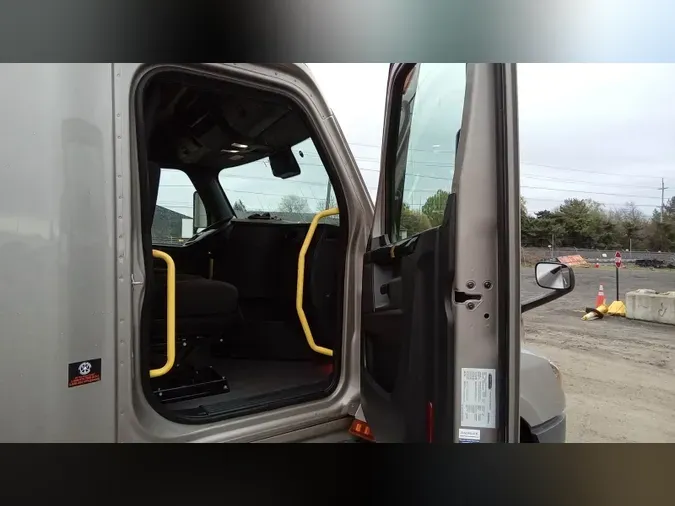 2024 Freightliner Cascadia 126c6b4e546598a6f93eb45920442d3b45c