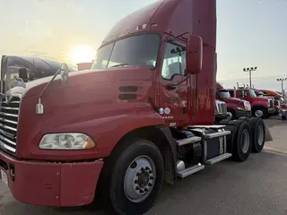 2013 MACK PINNACLE CXU613