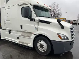 2018 FREIGHTLINER T12664ST