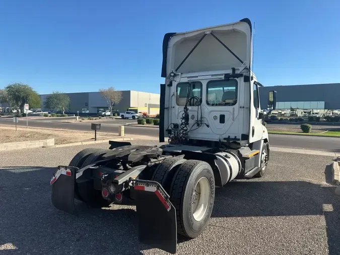 2017 FREIGHTLINER/MERCEDES CASCADIA 113c6b5b1978d30a5e0460f57c4987c0877