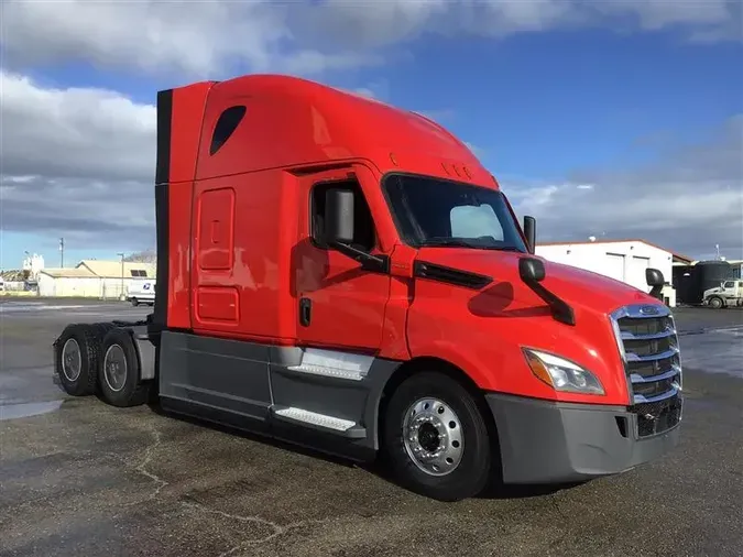 2021 FREIGHTLINER CA126