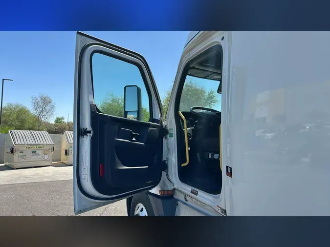 2024 Freightliner Cascadia 126