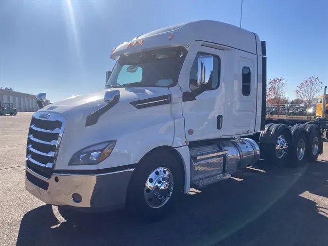 2025 Freightliner Cascadia