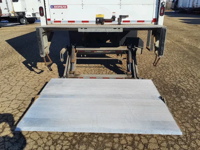 2019 FREIGHTLINER/MERCEDES M2 106