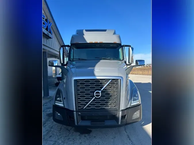 2022 VOLVO VNL64T860