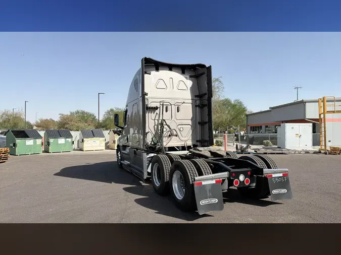 2025 Freightliner Cascadia 126