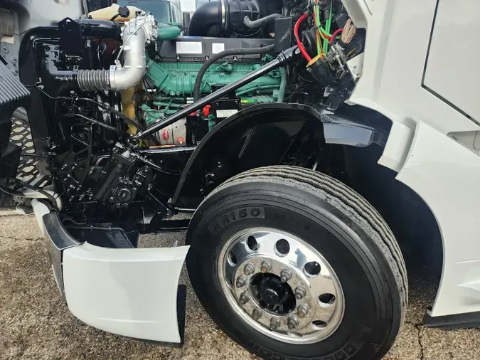 2023 VOLVO VNL64T760c6c4dd1044191e7b1c8b9b173135e661