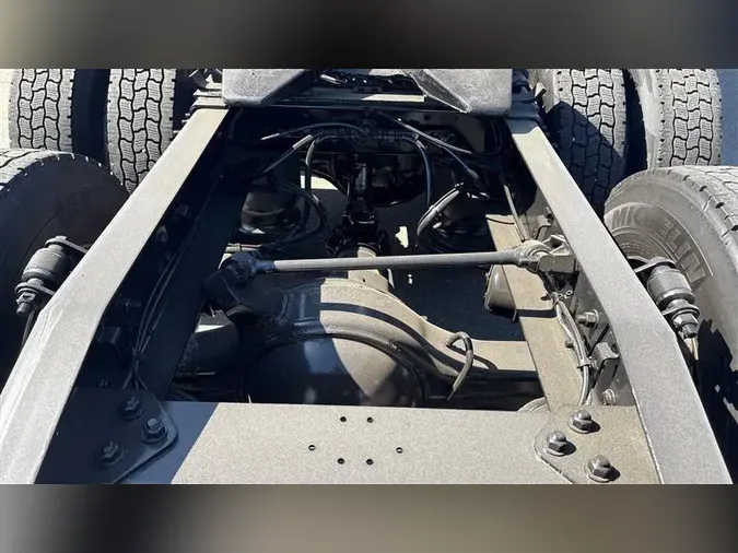 2020 FREIGHTLINER CA126