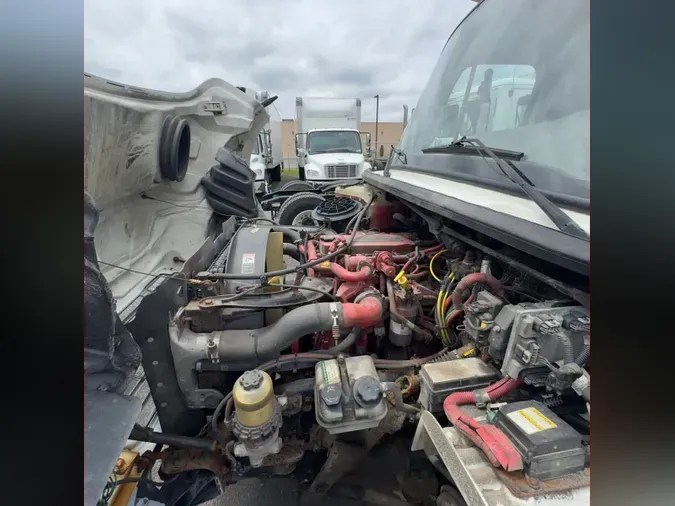 2019 FREIGHTLINER M2 106