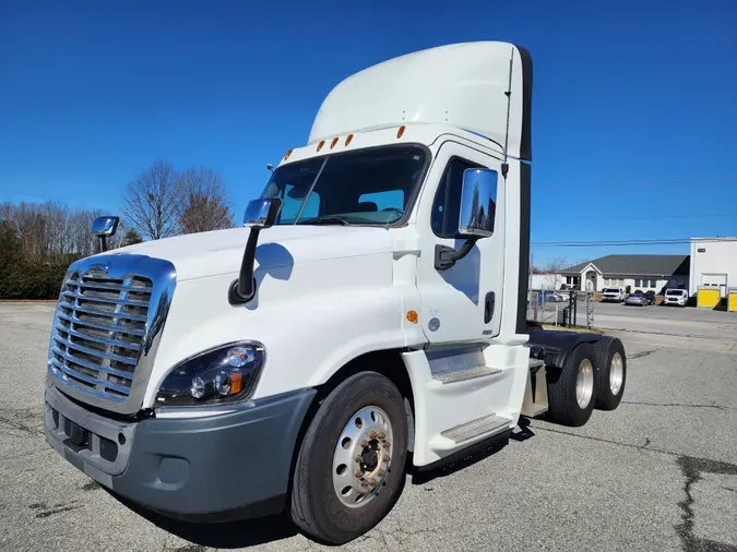 2016 FREIGHTLINER/MERCEDES CASCADIA 125c6c8829ebf025374a3ca0312a48f7f1e