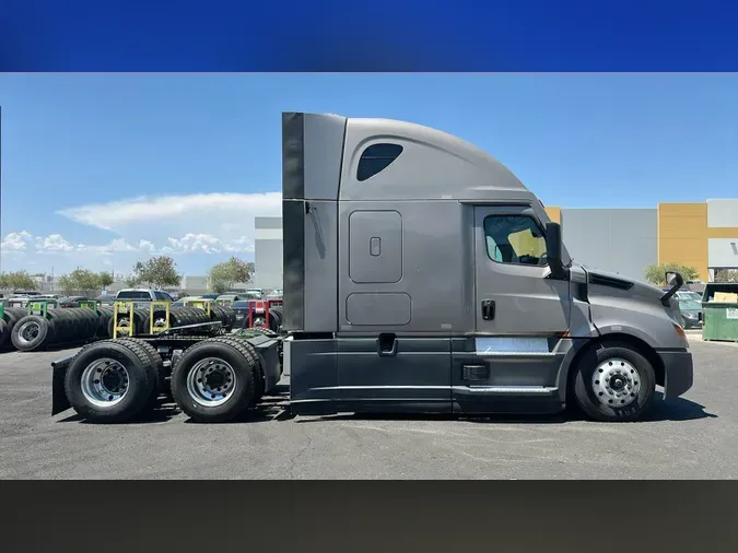 2024 Freightliner Cascadia 126