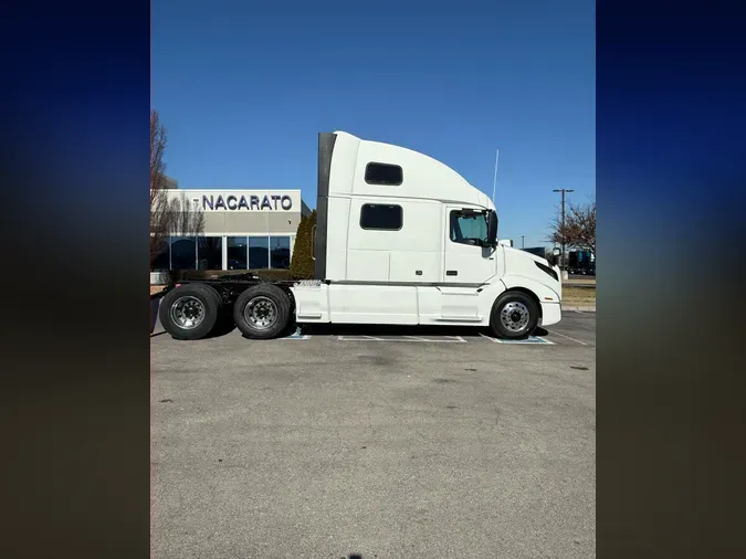 2023 VOLVO VNL64T860