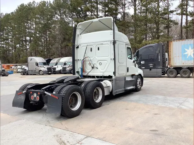 2020 Freightliner Cascadia