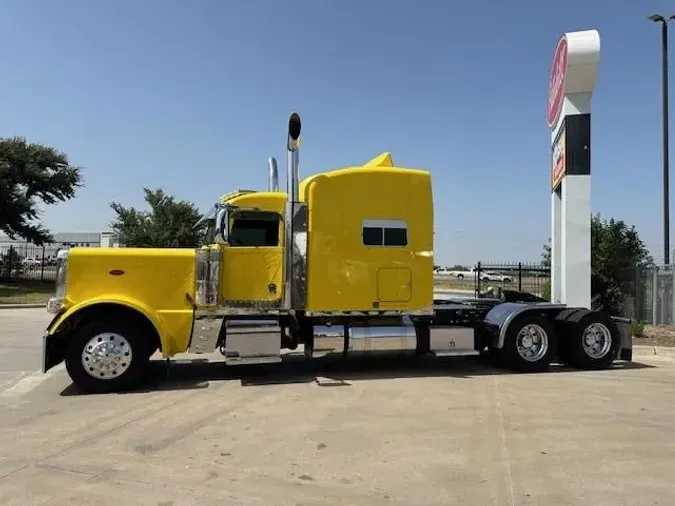 2023 Peterbilt 389