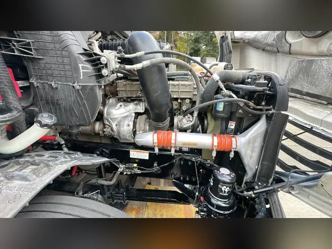 2021 Freightliner Cascadia 126