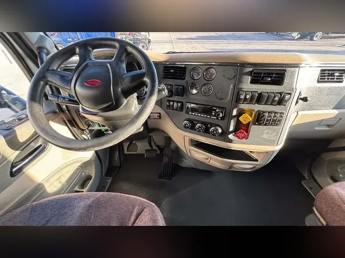 2022 Peterbilt 579c6d4e4d2b32bf8617bd090ee4f66e3f6