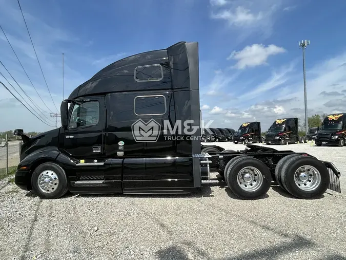 2023 VOLVO VNL64T860