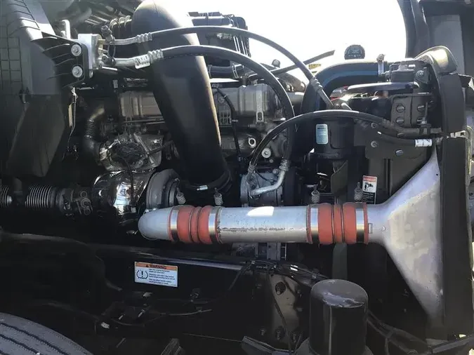 2022 FREIGHTLINER CA126