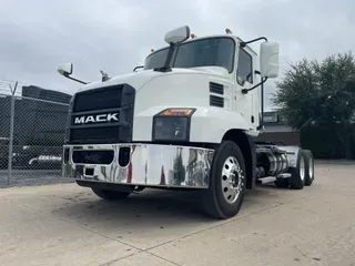 2022 MACK AN64T