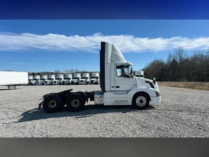 2018 Volvo VNL300