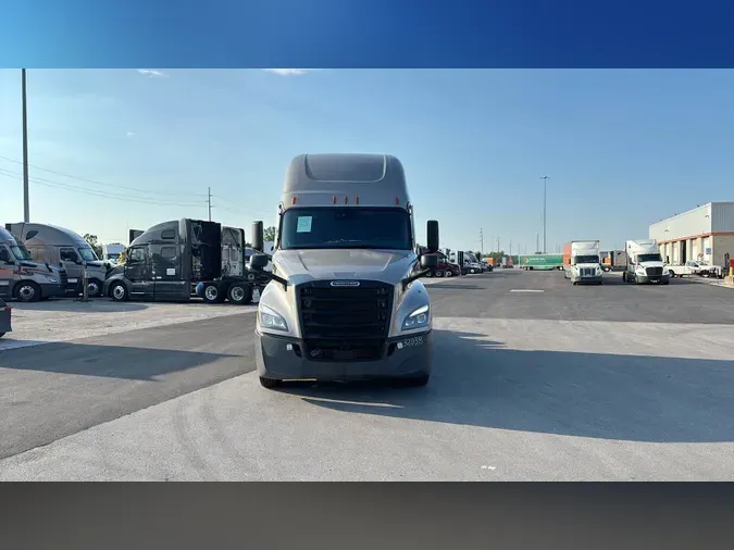 2024 Freightliner Cascadia 126